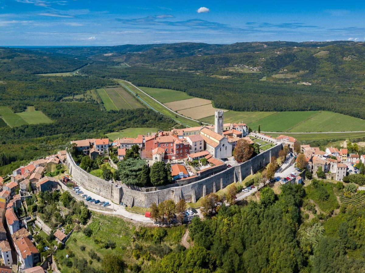 Holiday Home Montebello Motovun Exterior foto