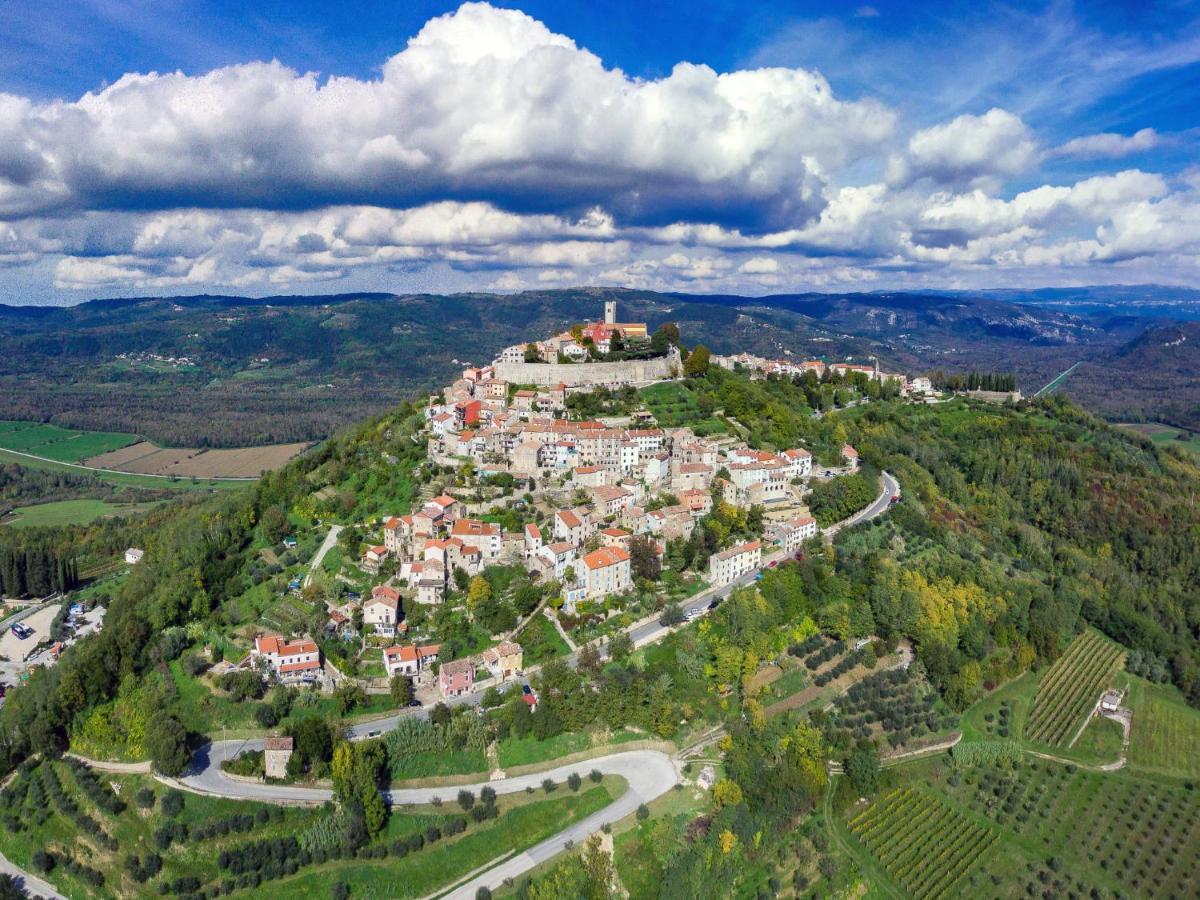 Holiday Home Montebello Motovun Exterior foto